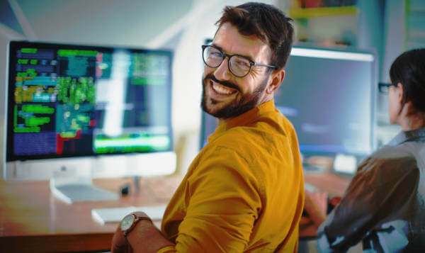 Is it easy to find a job in Australia for immigrants